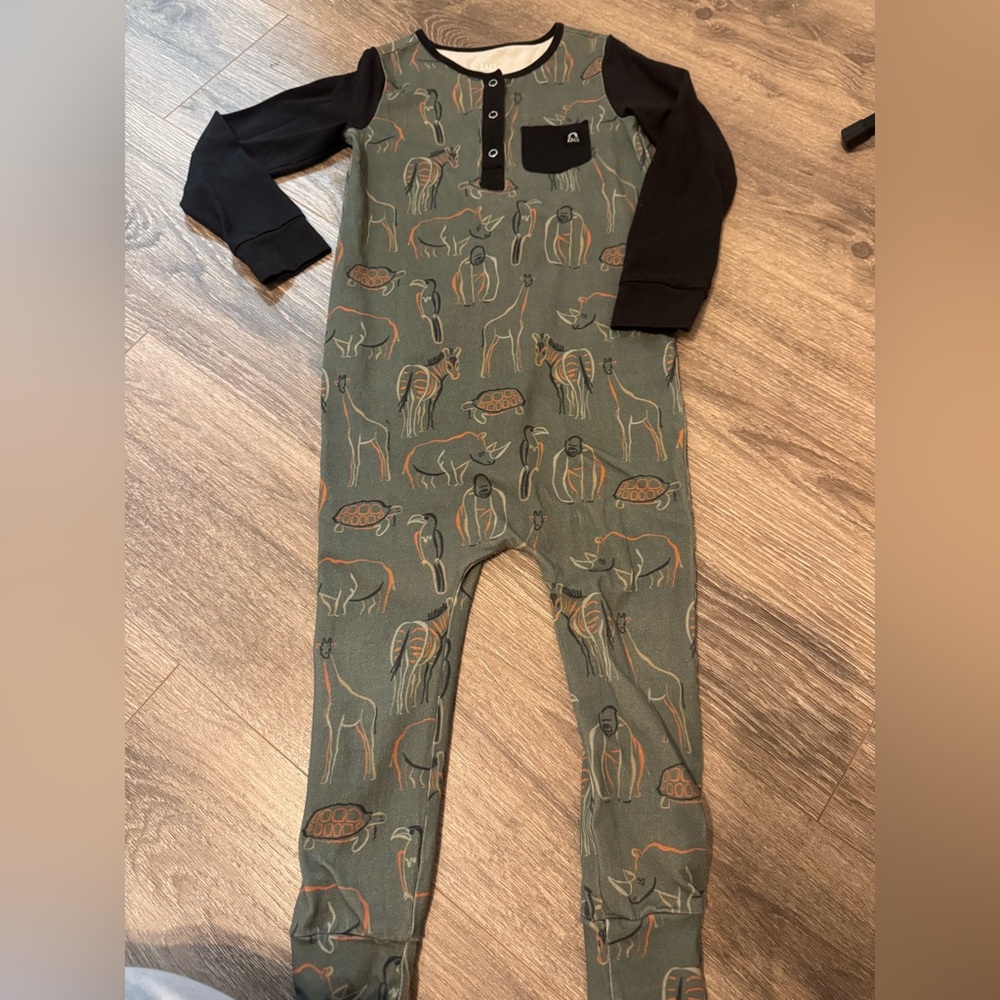 Rags to Raches 5/6T NWOT
